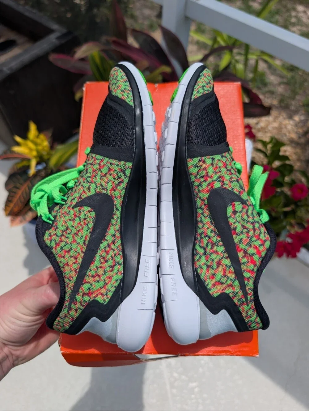RARE Nike Free 5.0 Women’s Size 7 Running Shoes Voltage Green Orange Flyknit New